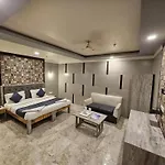 Hotel Oppera Delhi Airport