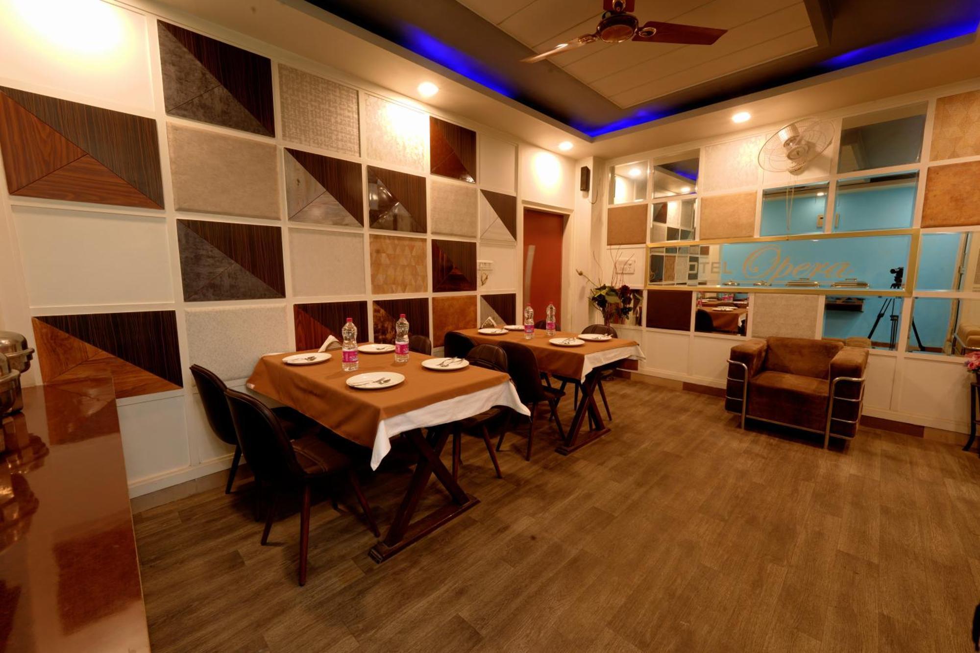 Hotel Oppera Delhi Airport
